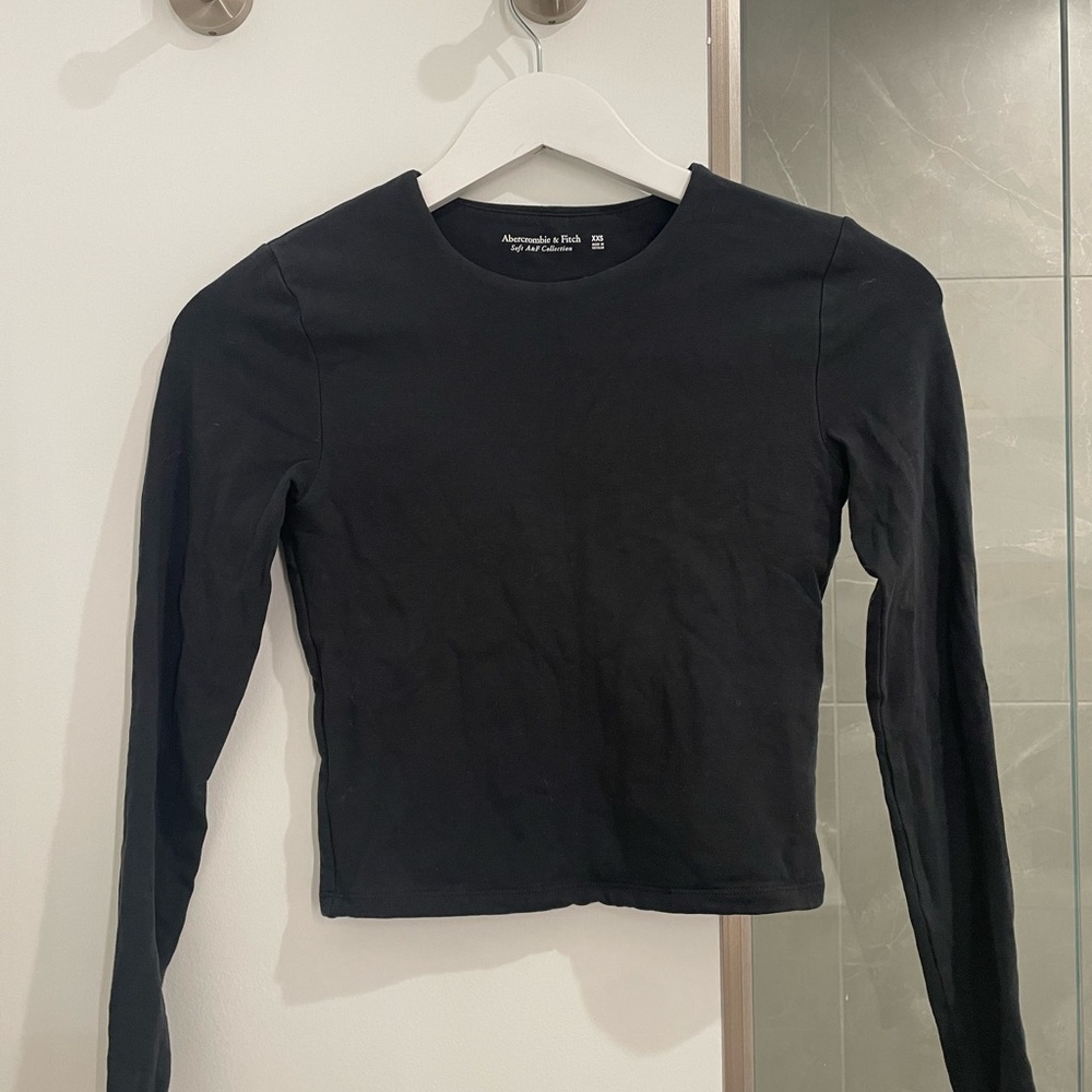 Abercrombie & Fitch Black Long Sleeve Baby Tee